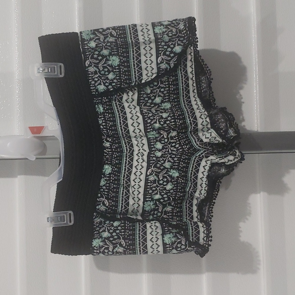 GREEN/BLACK WIDE BAND SHORTIE SHORTS SIZE XL (15/17)